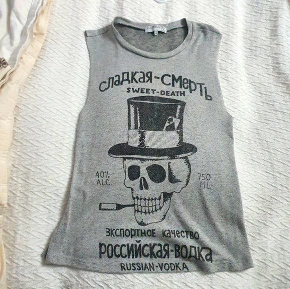 Skull Top - Picture 1 of 1